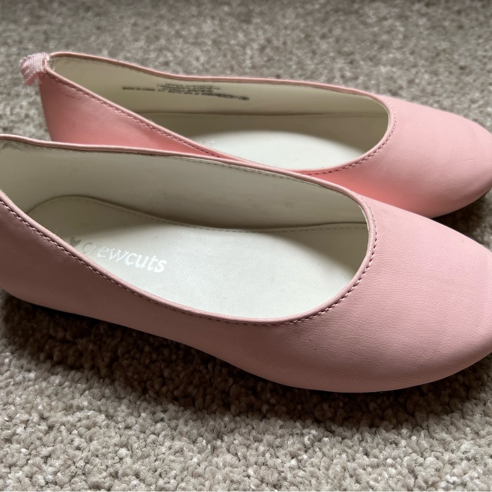 Pink girls’ ballet flats